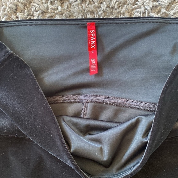 Spanx Black Velvet Leggings Size Xl - Picture 10 of 17